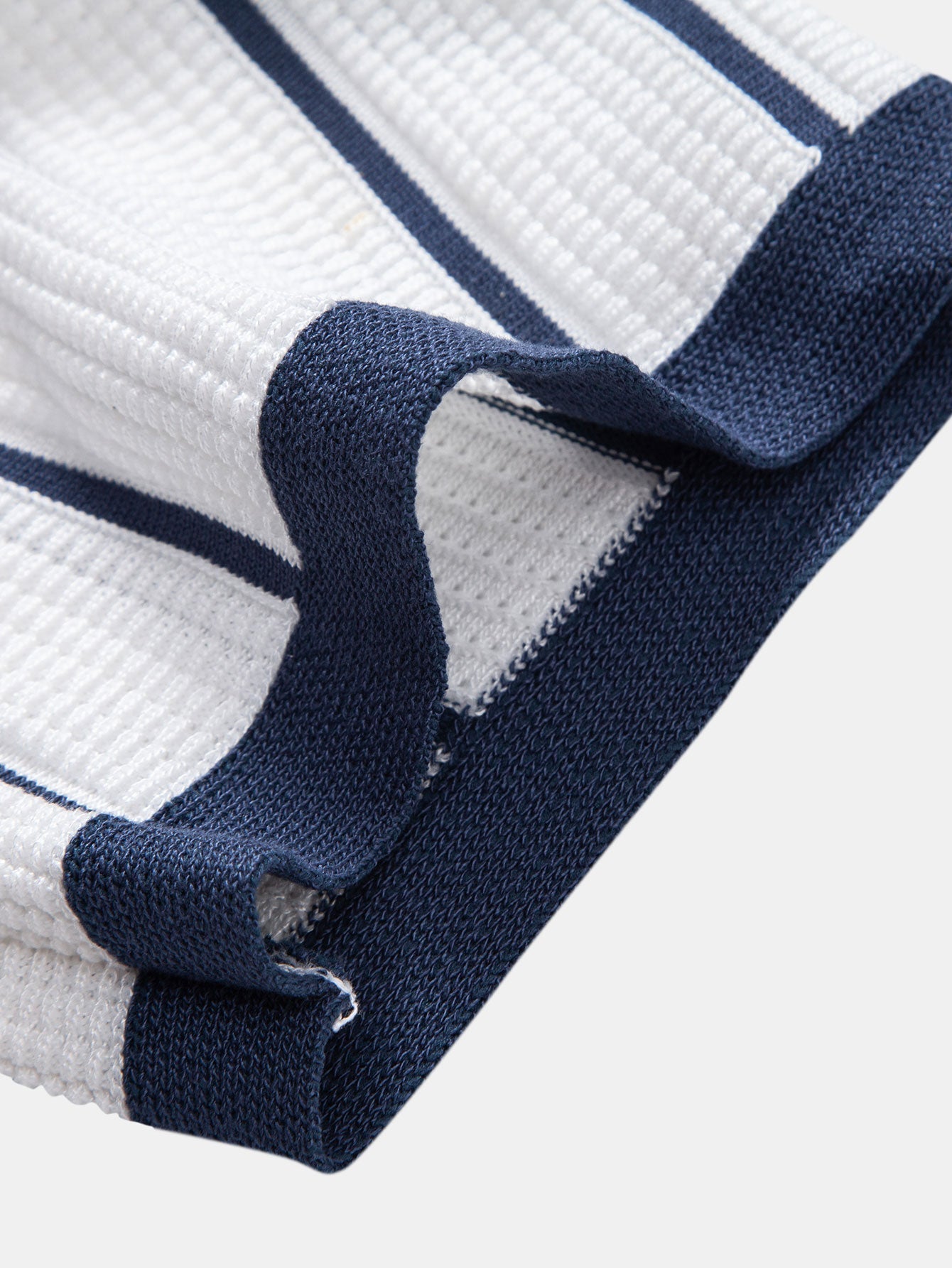 CHEMISE À RAYURES EN MAILLE AVEC BOUTONS & PANTALONS EN LIN DROITS