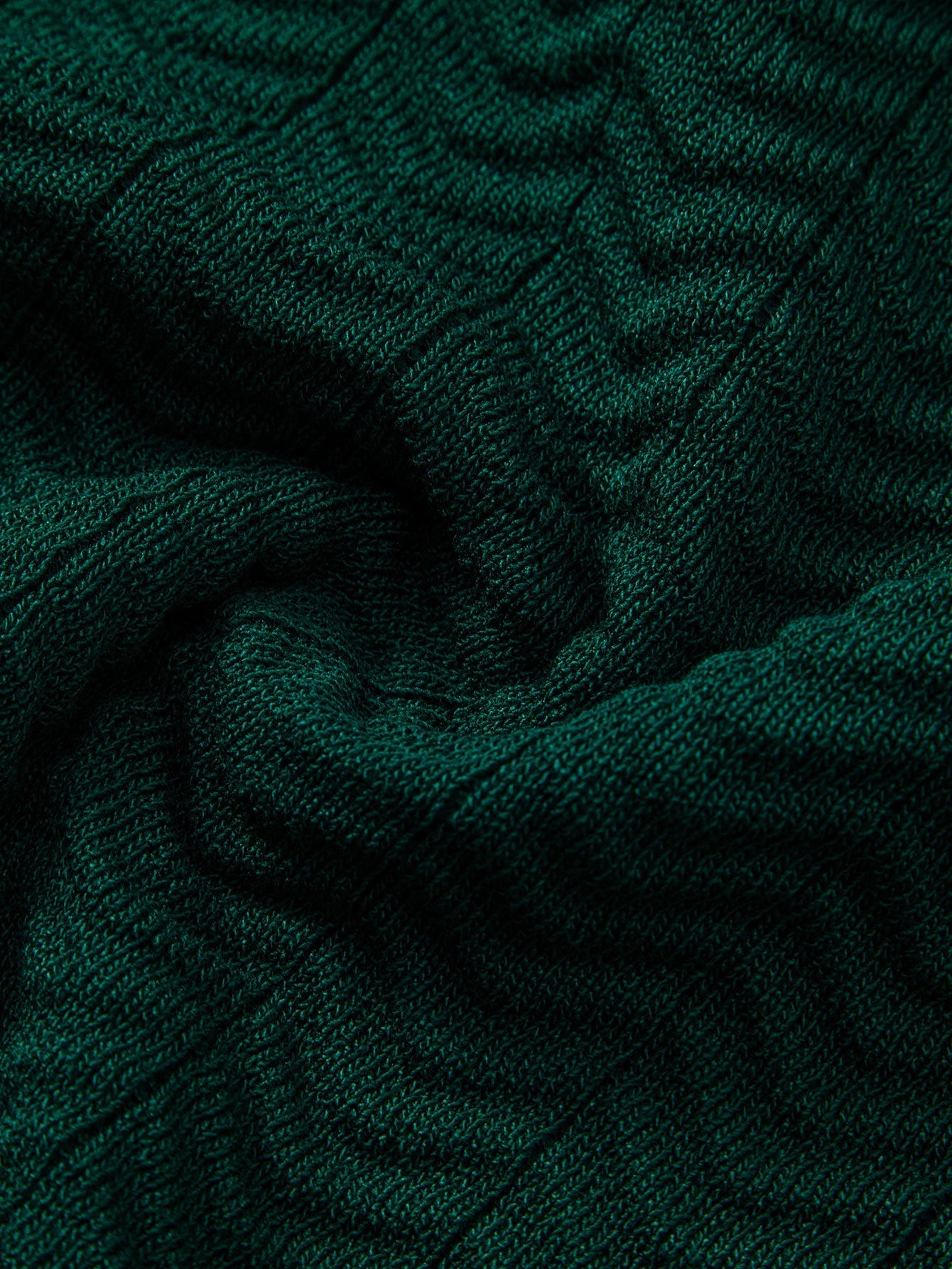 POLO À COL V EN MAILLE AVEC CONTRASTE DE TEXTURE & PANTALONS SLIM FIT
